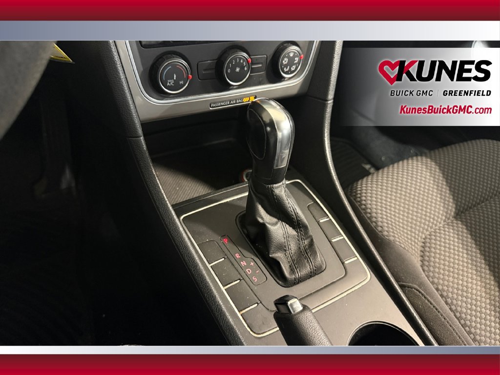 Used 2013 Volkswagen Passat 2.5 S FWD image 23