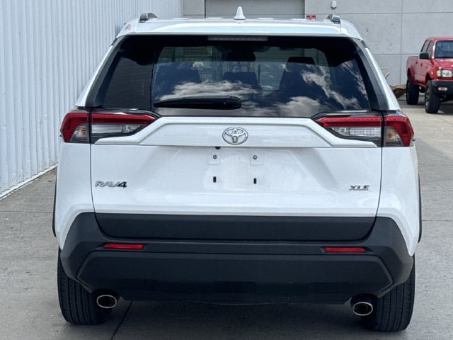 Used 2025 Toyota RAV4 XLE FWD image 5