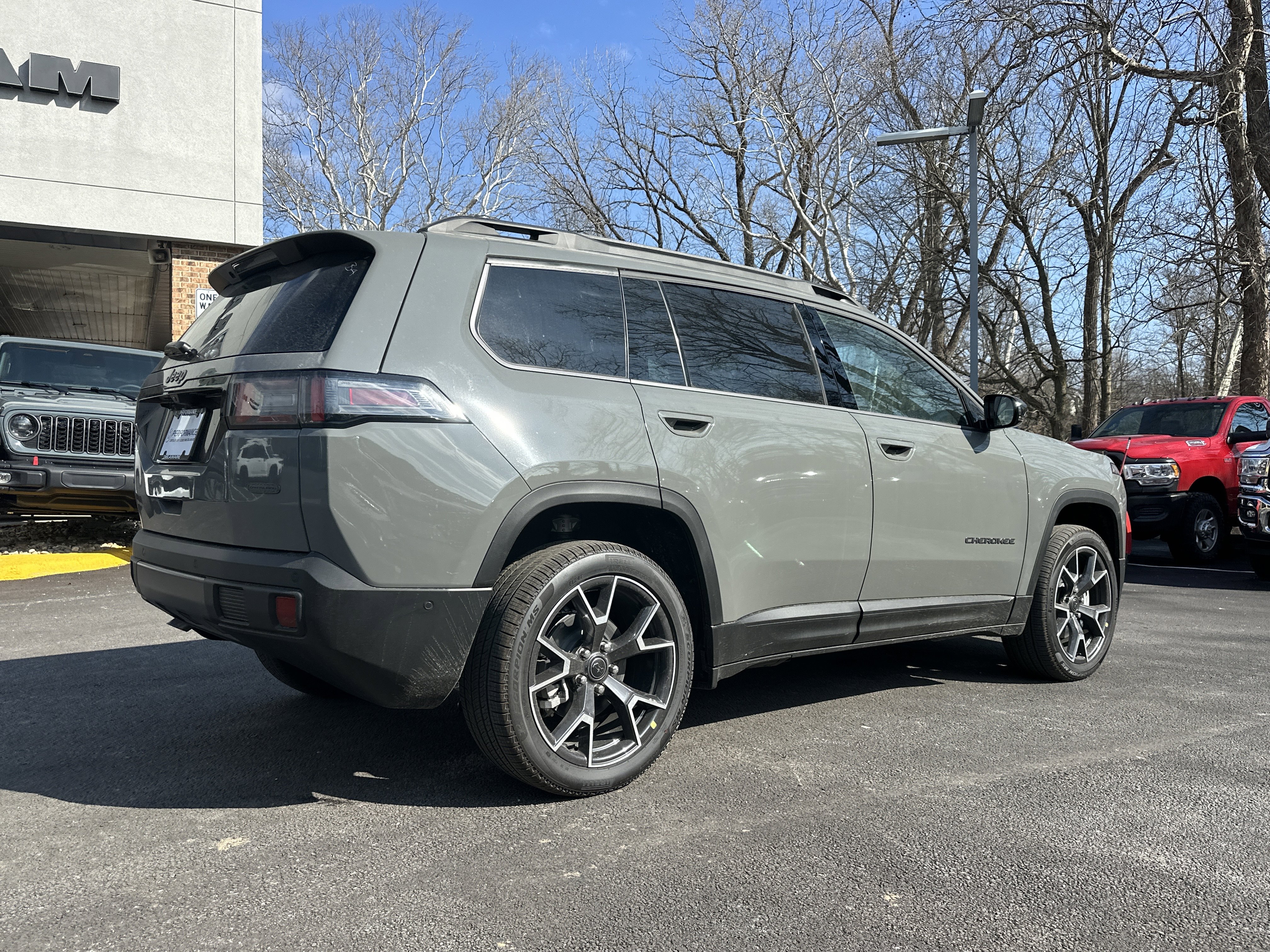 New 2026 Jeep Cherokee Overland image 14