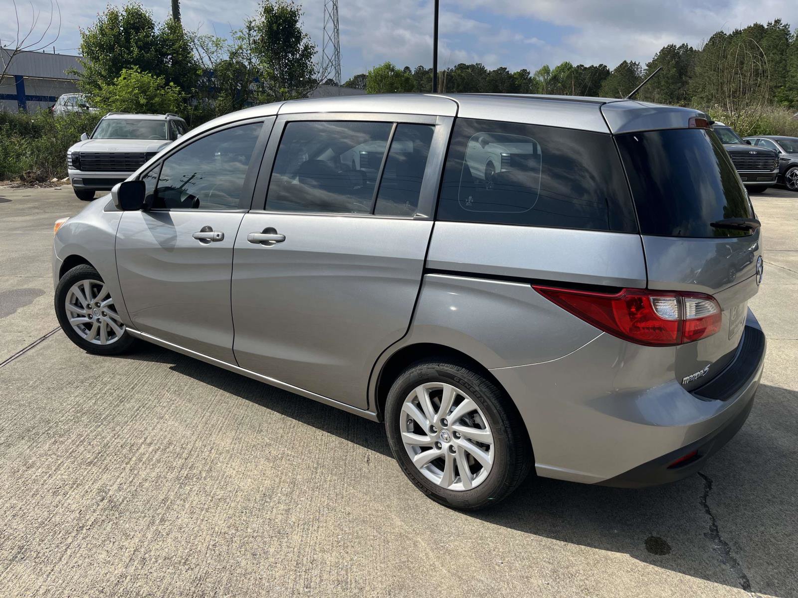 Used 2012 MAZDA MAZDA5 Sport image 5