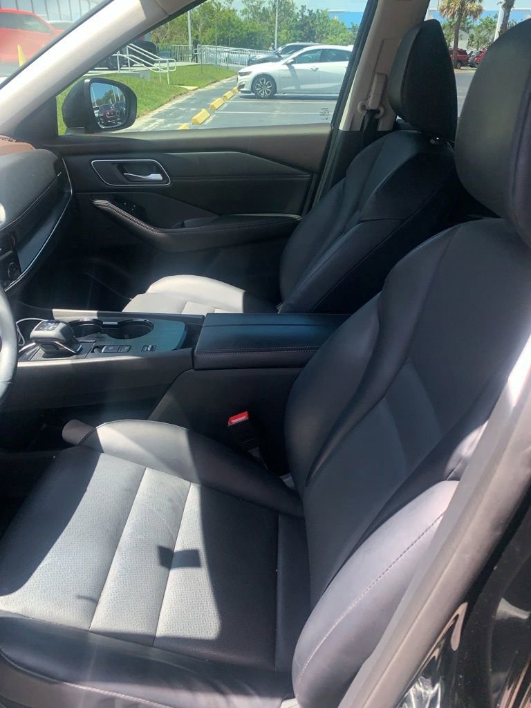 Certified 2021 Nissan Rogue SV w/ Premium Package FWD image 9