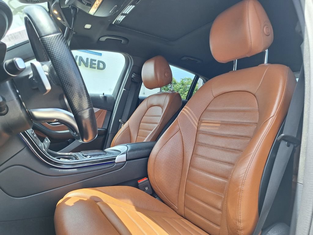 Used 2023 Mercedes-Benz GLC 300 4MATIC Coupe image 22