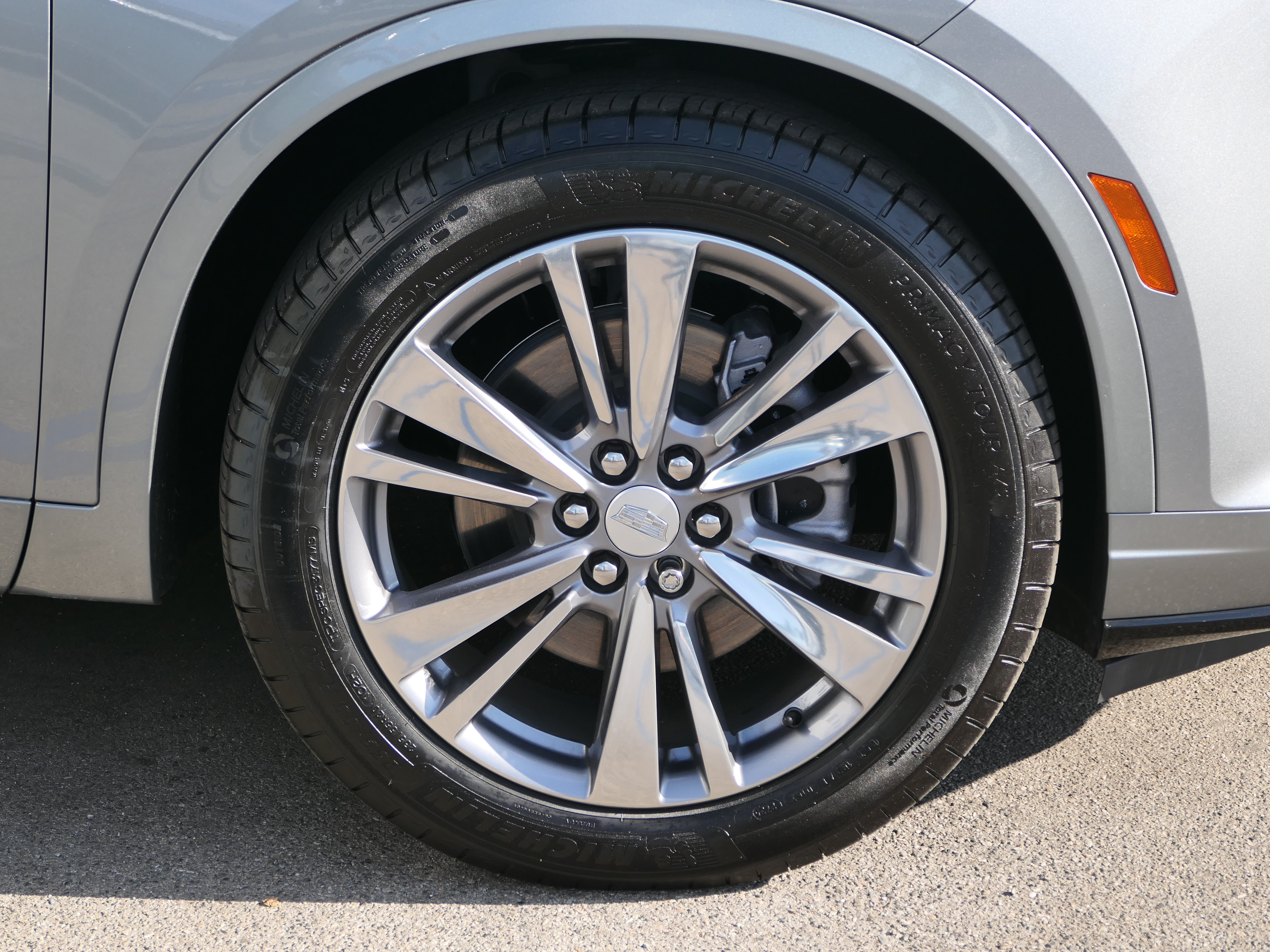 Certified 2025 Cadillac XT6 Premium Luxury FWD image 11