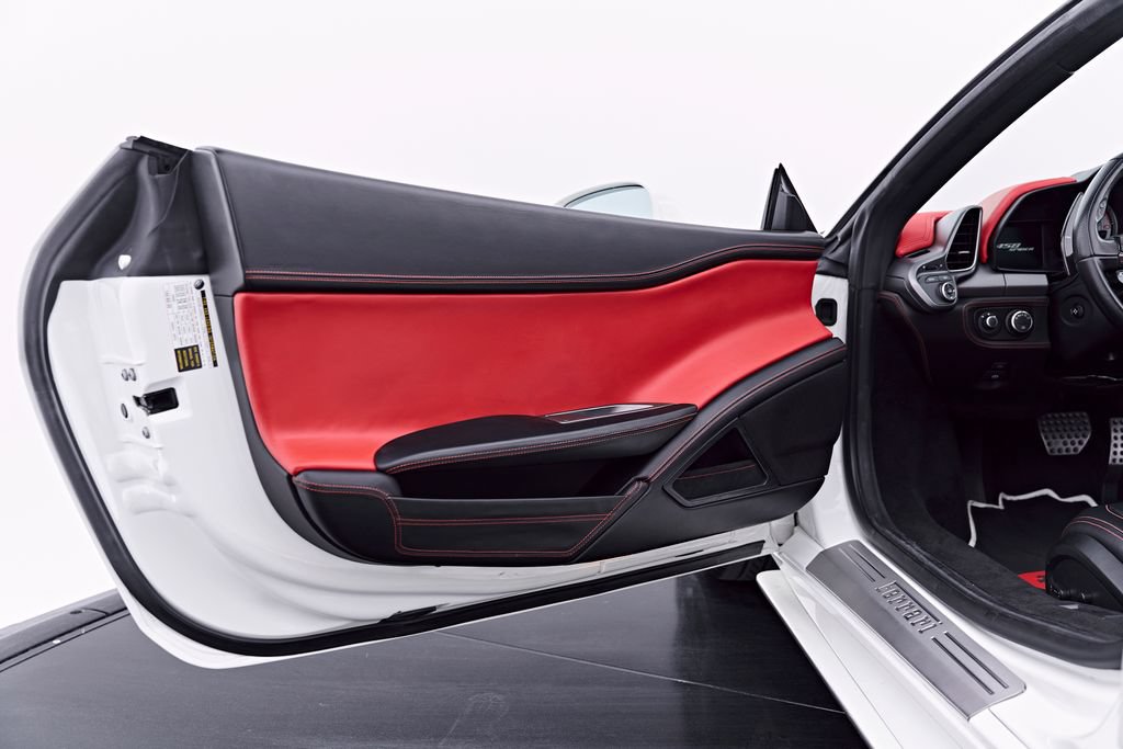 Used 2014 Ferrari 458 Spider RWD image 56
