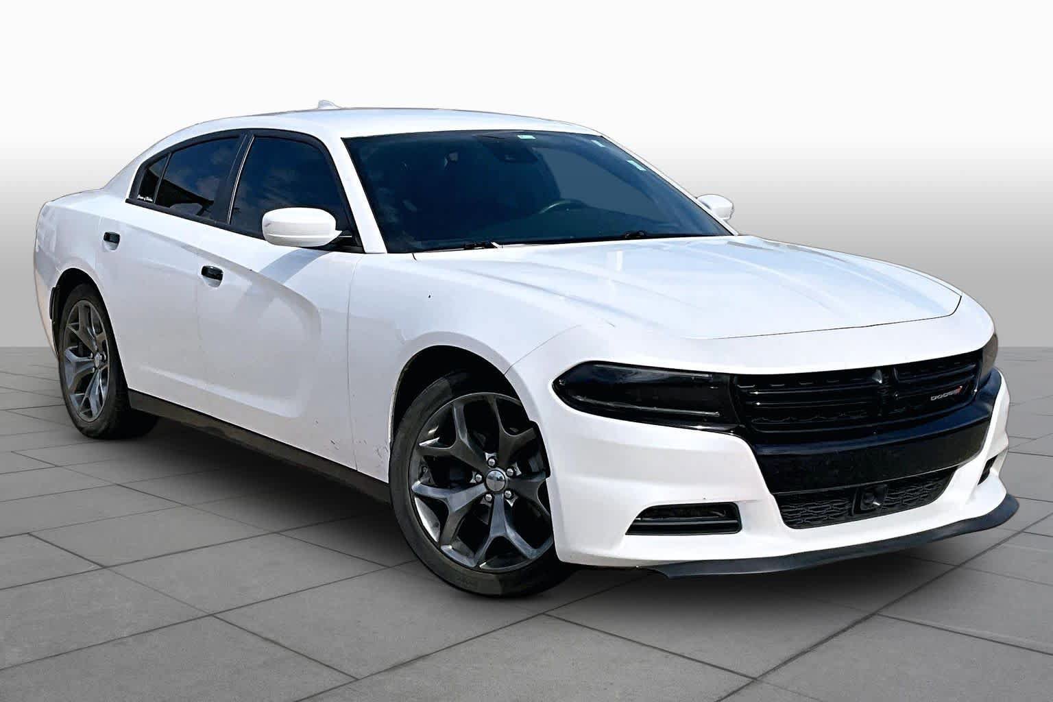 Used 2015 Dodge Charger SXT w/ Plus Group RWD image 2
