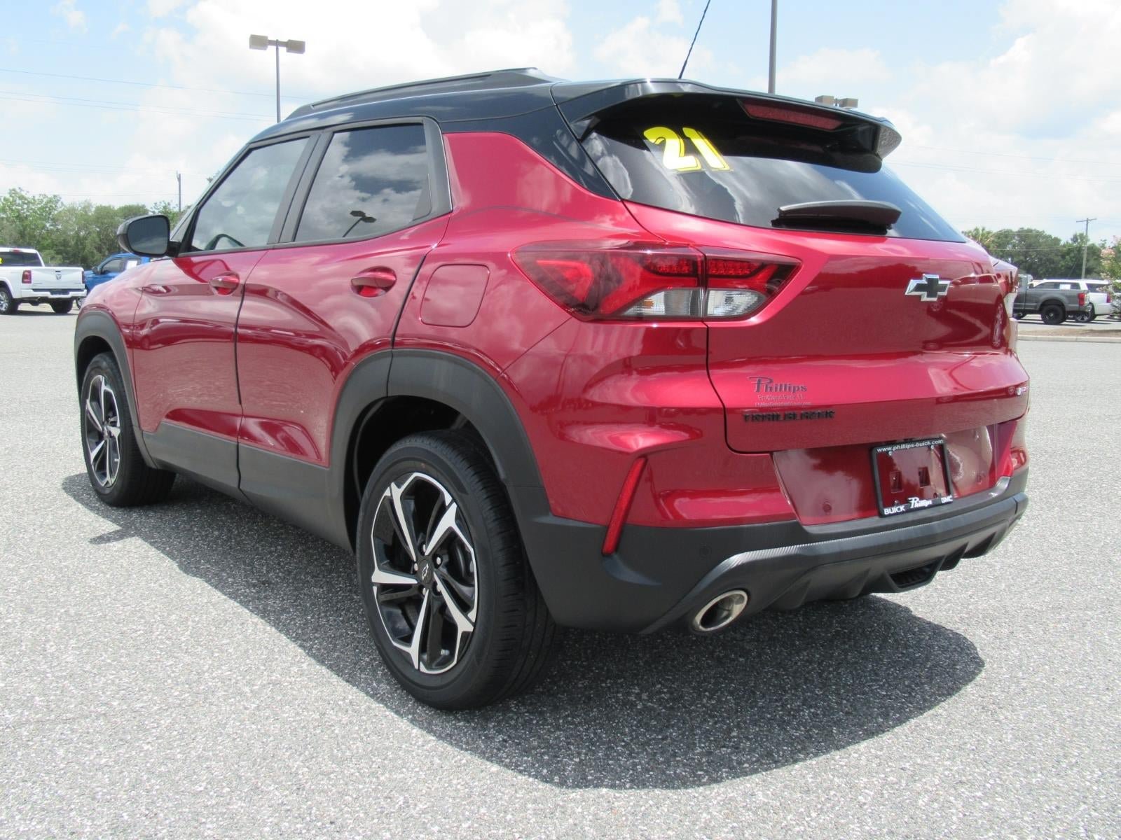 Used 2021 Chevrolet TrailBlazer RS w/ Technology Package FWD image 5