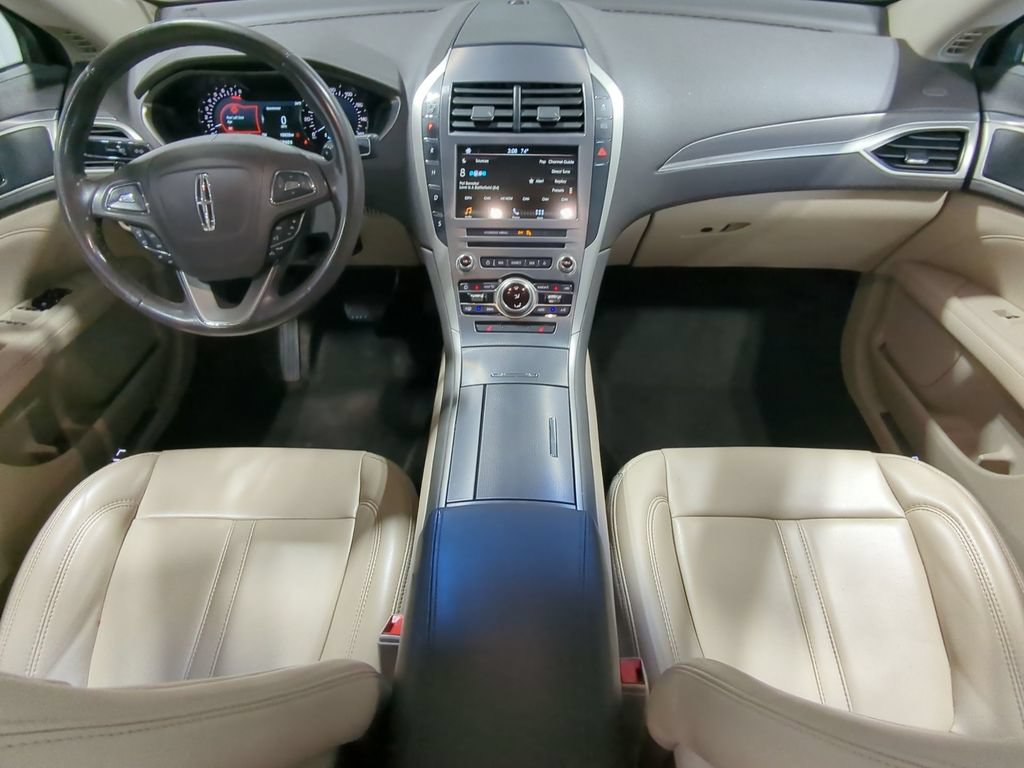Used 2017 Lincoln MKZ Premiere FWD image 18