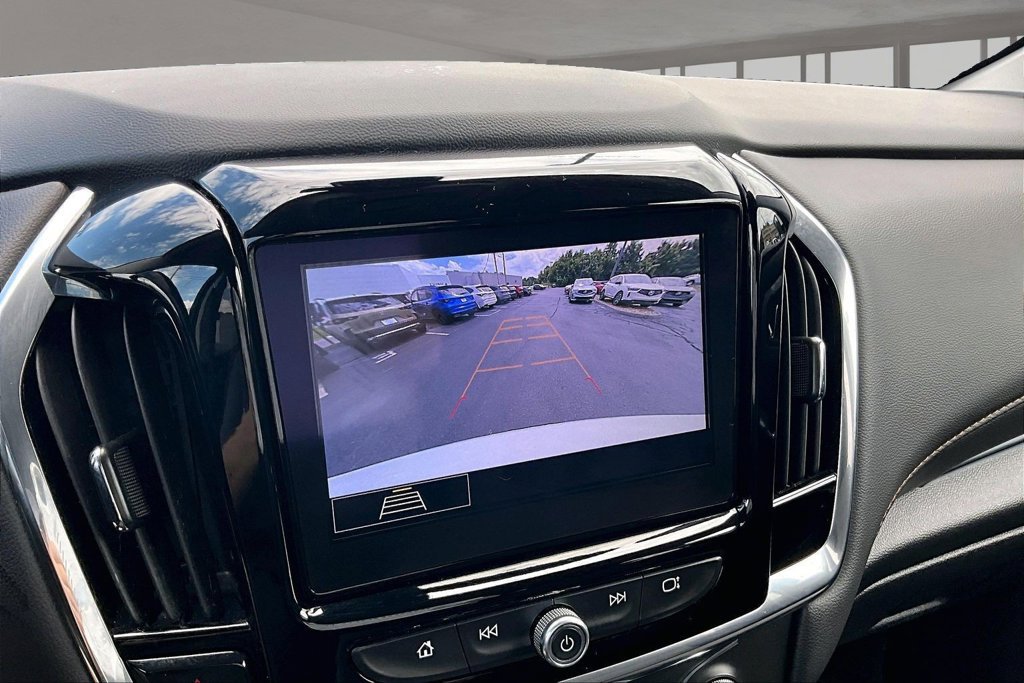 Used 2020 Chevrolet Traverse LT w/ Driver Confidence II Package AWD/4WD image 21