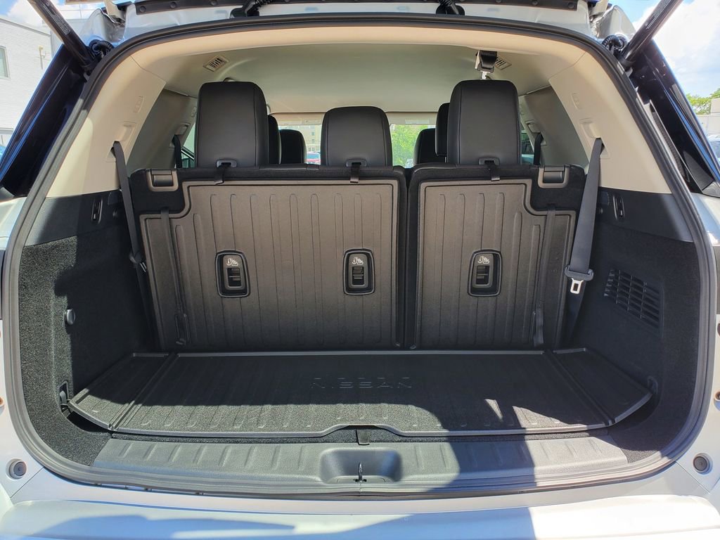 New 2025 Nissan Pathfinder SL w/ Cargo Package image 8