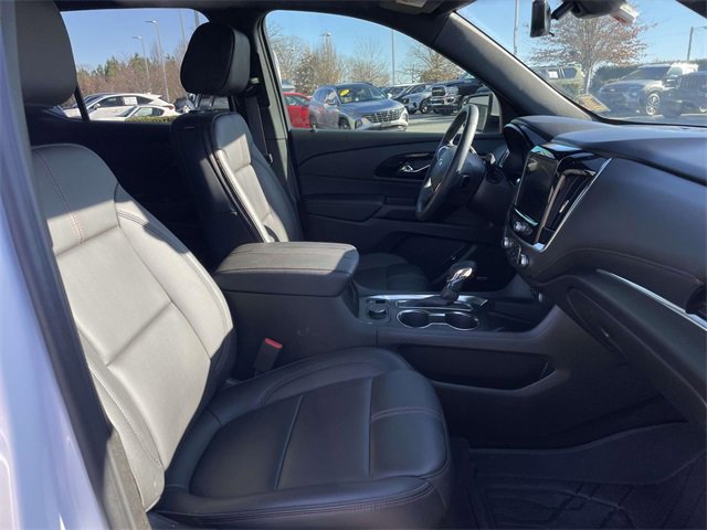 Used 2023 Chevrolet Traverse RS image 25