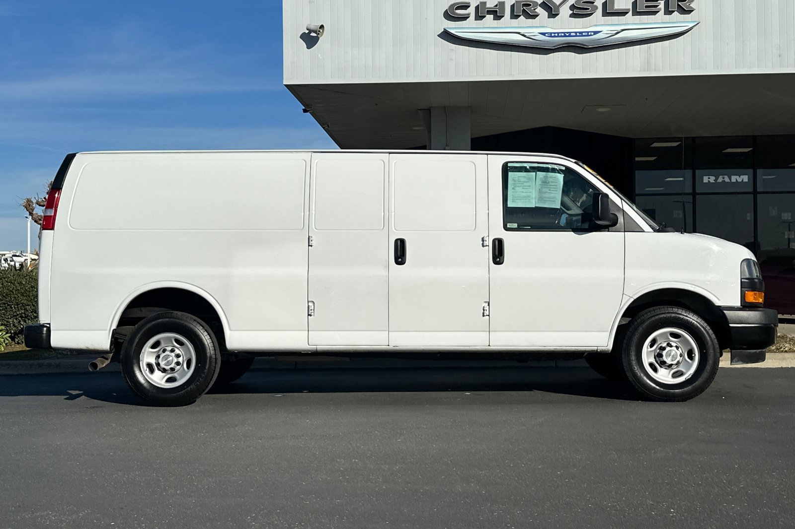 Used 2022 Chevrolet Express 2500 Extended w/ Driver Convenience Package image 3