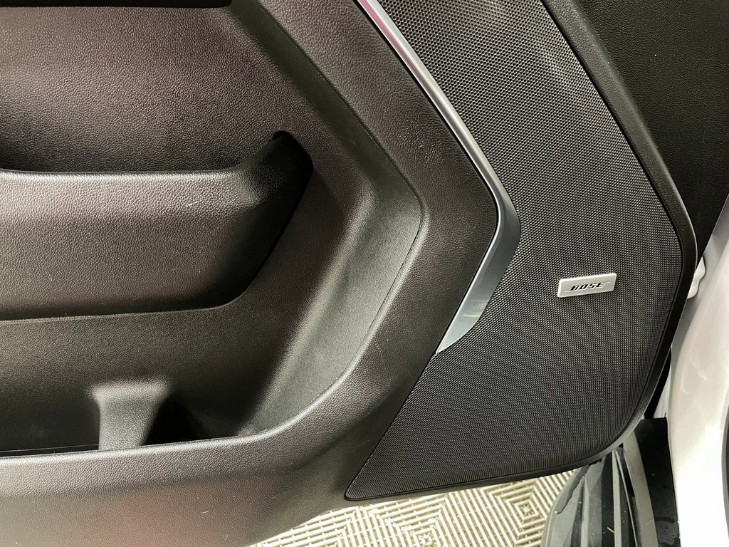 Used 2023 GMC Yukon XL AT4 w/ Max Trailering Package image 32