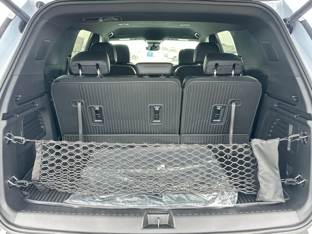 New 2026 Chevrolet Traverse LT w/ Midnight/Sport Edition image 9