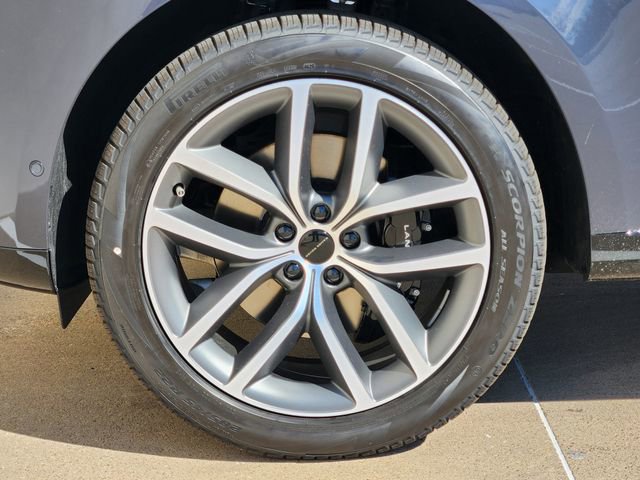 New 2026 Land Rover Range Rover SE image 7