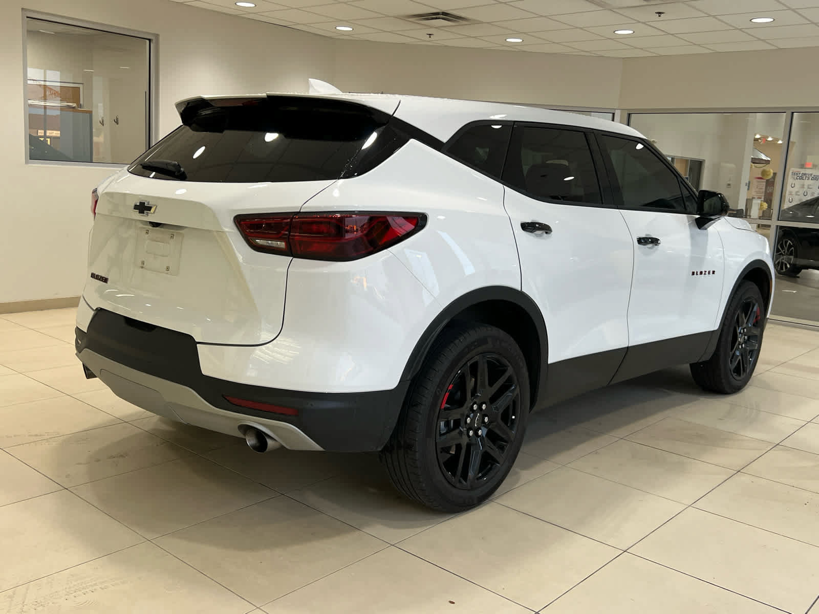Used 2024 Chevrolet Blazer LT w/ Redline Edition FWD image 5