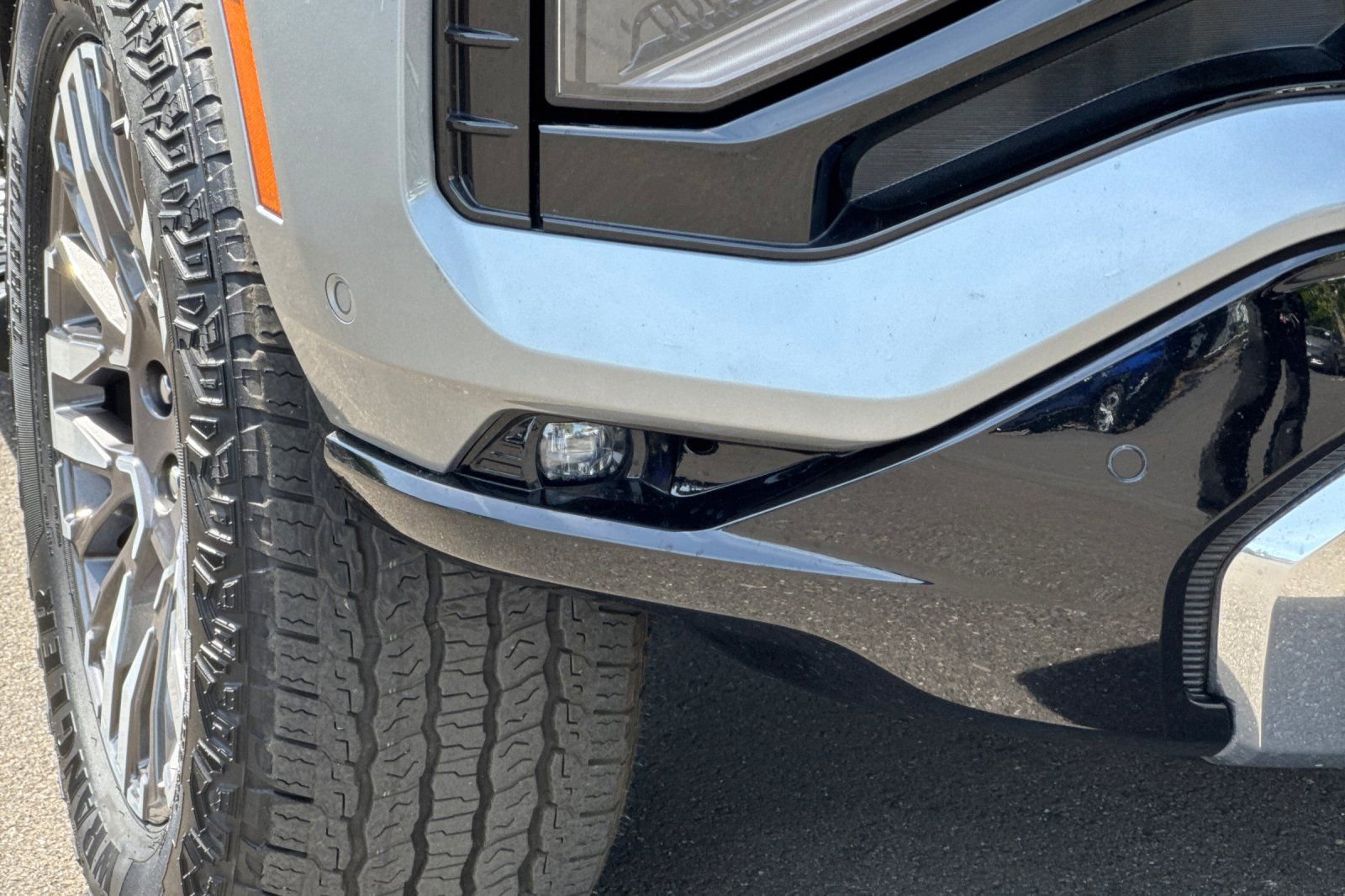 Used 2025 Chevrolet Suburban Z71 AWD/4WD image 43