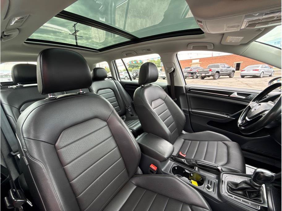 Used 2016 Volkswagen Golf SEL w/ Lighting Package (SEL) FWD image 5