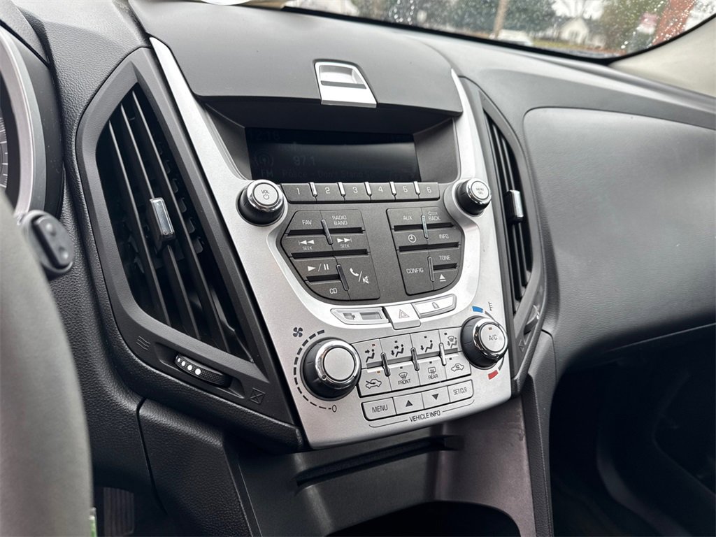 Used 2015 Chevrolet Equinox LS image 27