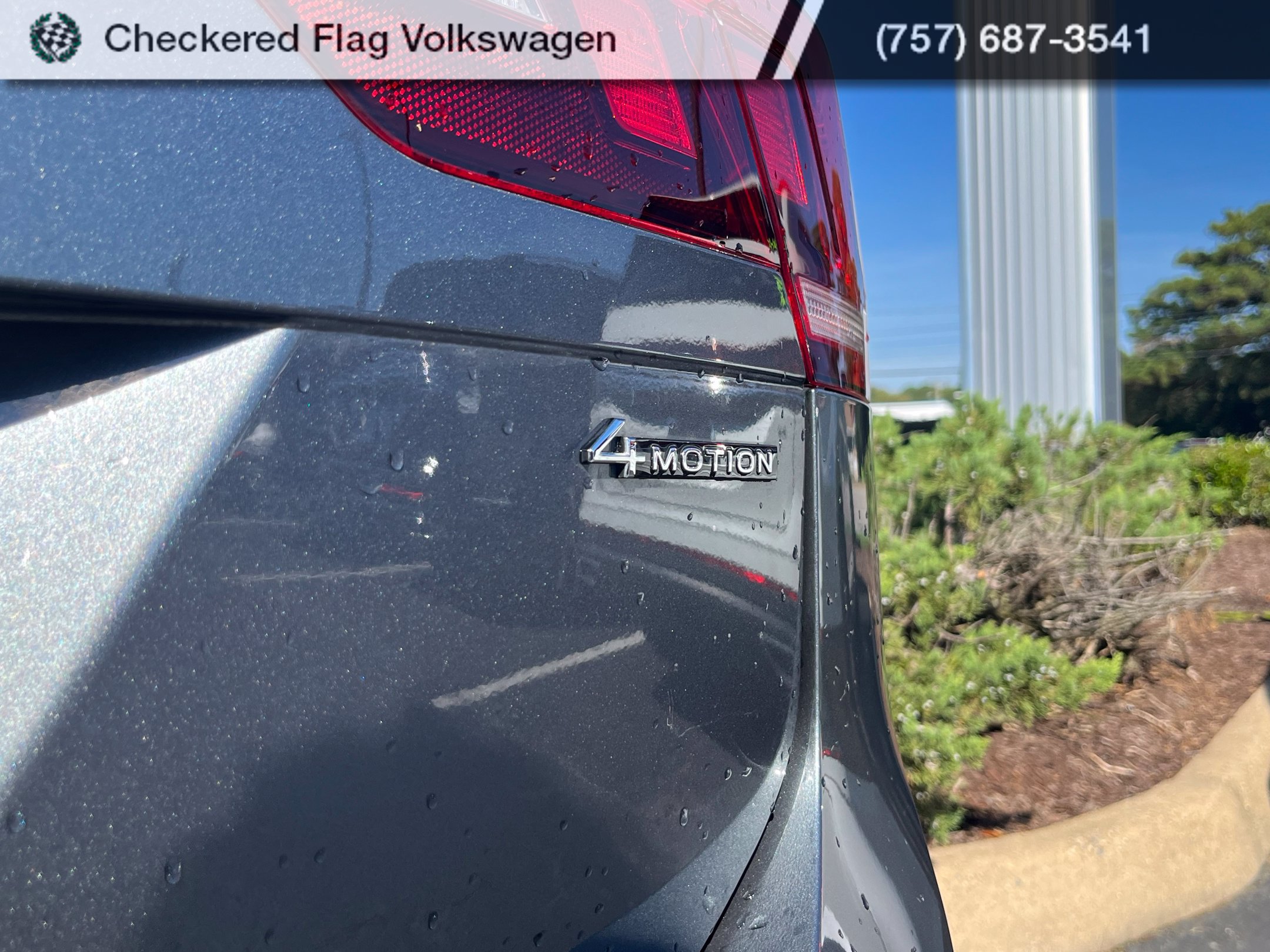 Used 2024 Volkswagen Tiguan SEL R-Line AWD/4WD image 10