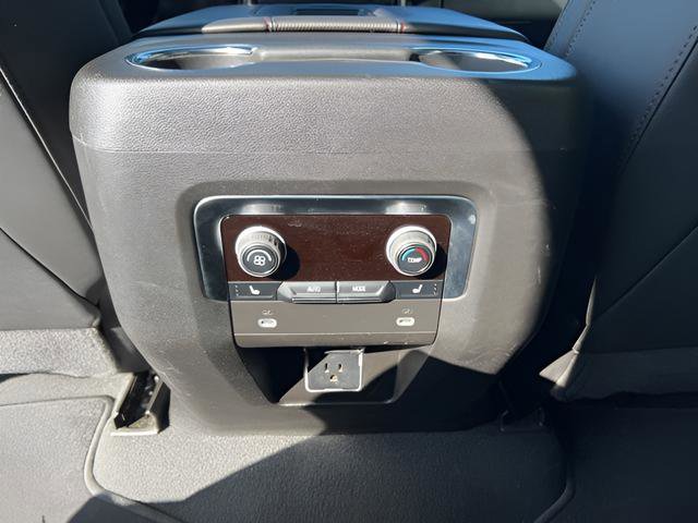 Used 2024 Chevrolet Suburban RST w/ Luxury Package image 28