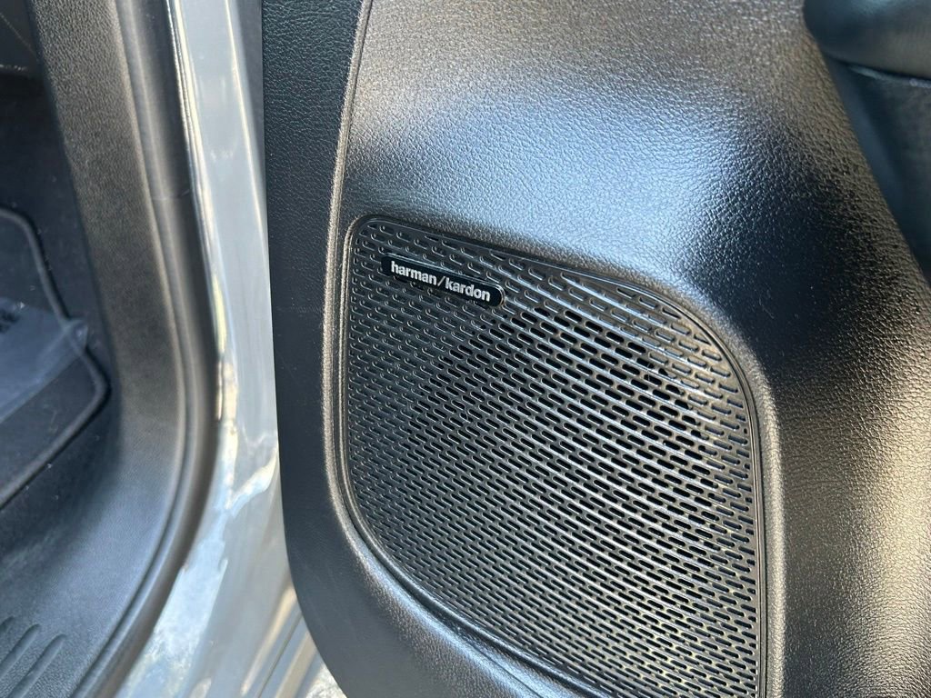 Used 2020 Chrysler Pacifica Touring-L Plus image 36