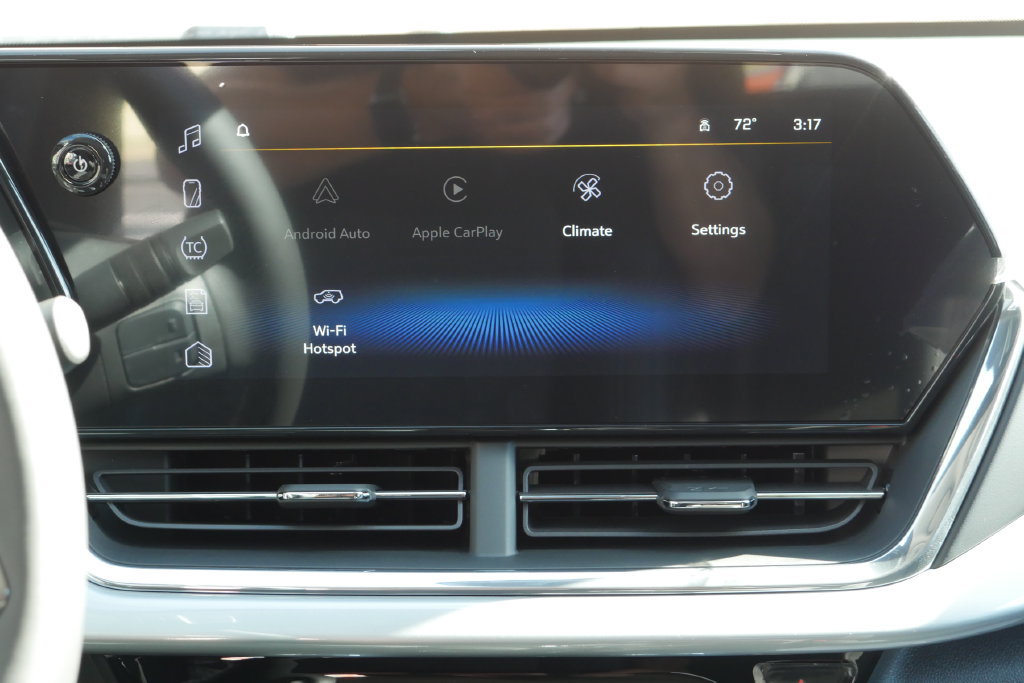 New 2026 Chevrolet Trax LT w/ LT Convenience Package FWD image 17