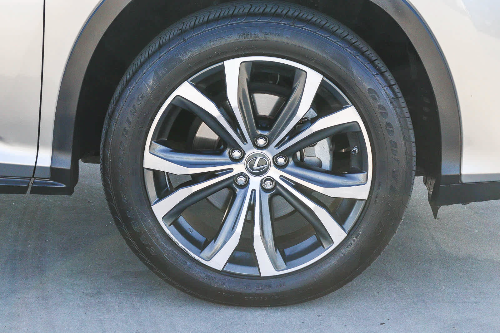 Used 2020 Lexus RX 350L FWD w/ Premium Package image 9