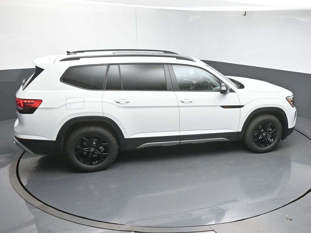 Used 2025 Volkswagen Atlas Peak Edition SE image 49