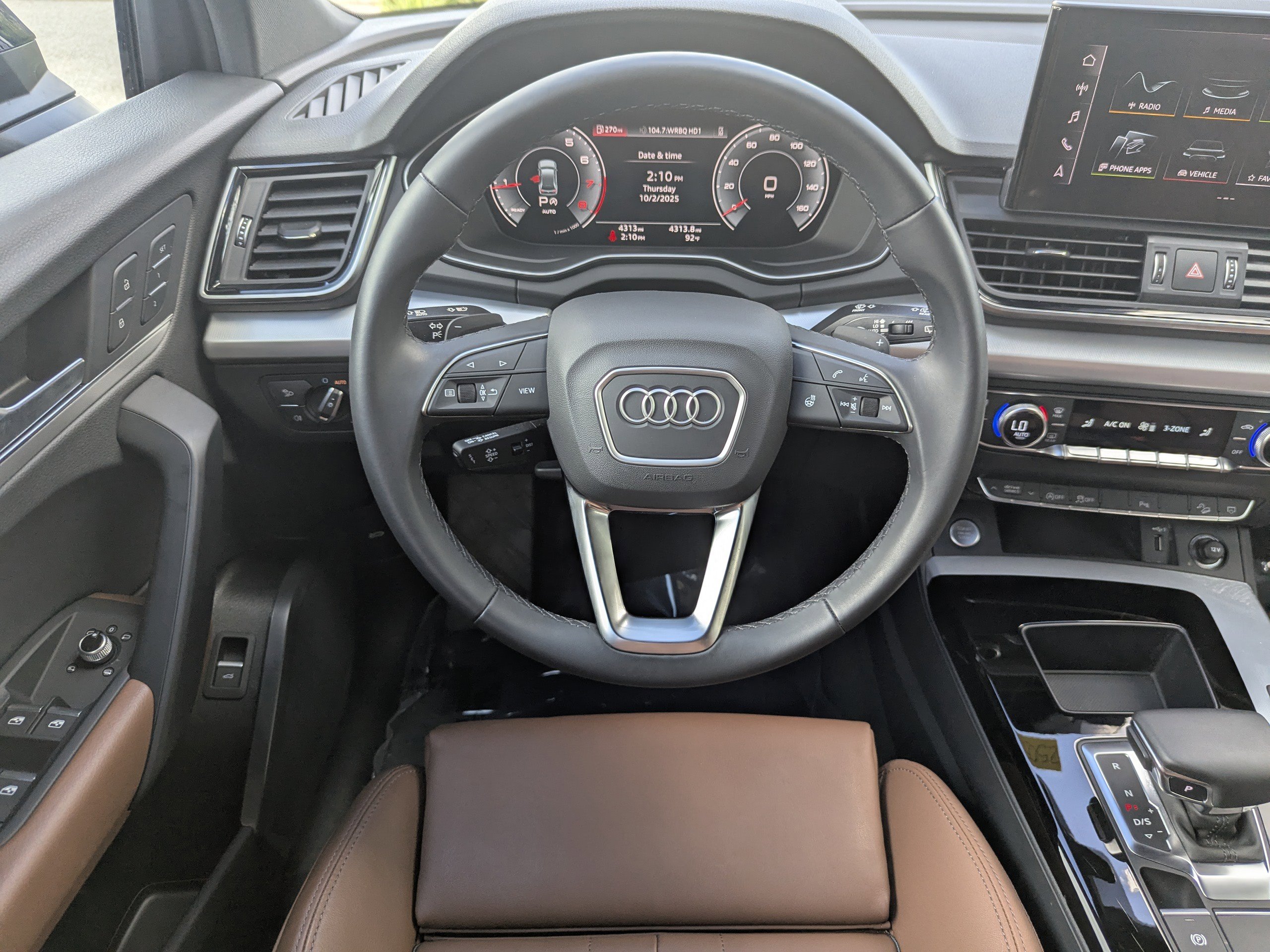 Certified 2025 Audi Q5 2.0T Premium w/ Convenience Plus Package image 17