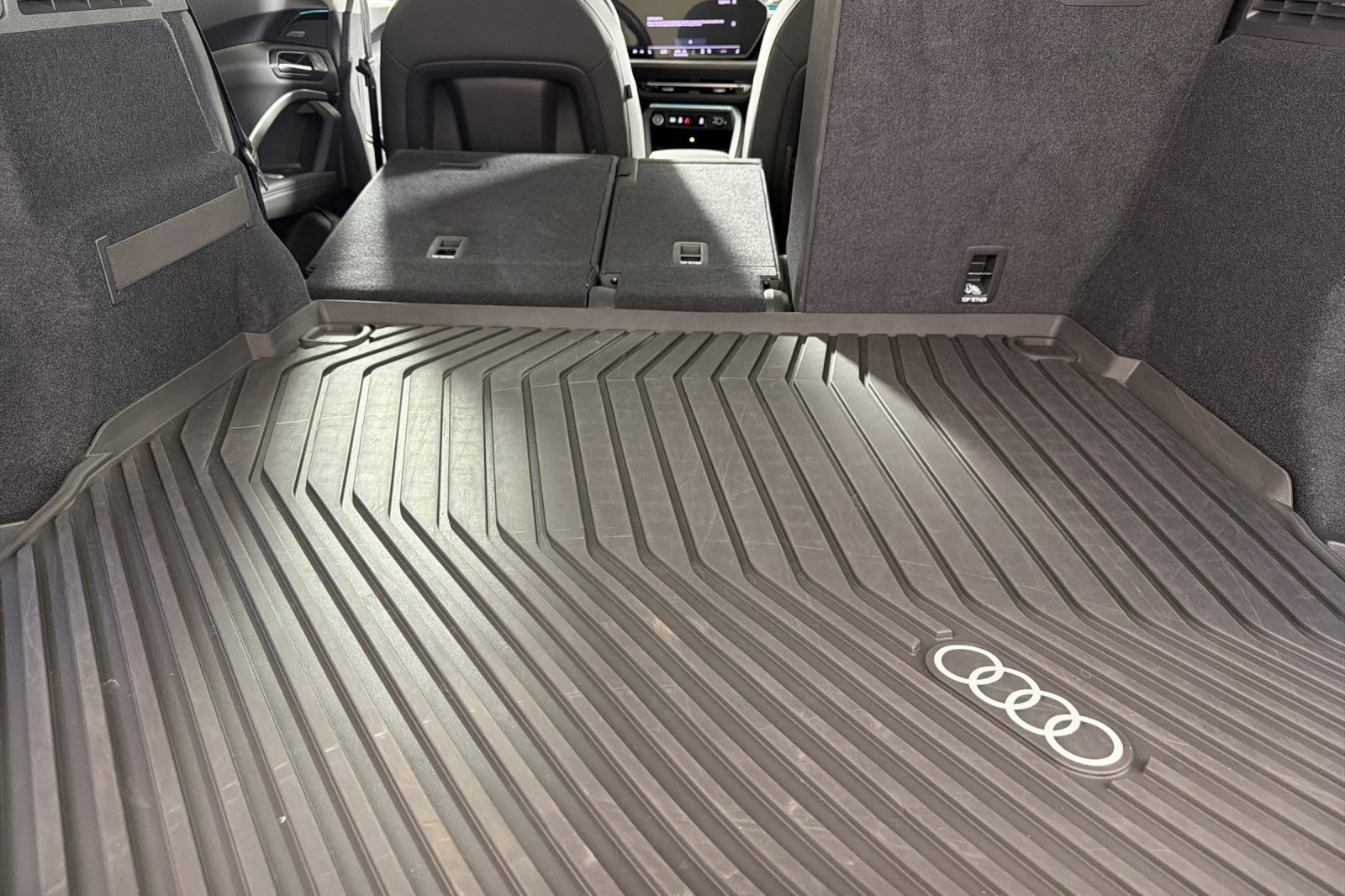 Used 2025 Audi Q5 Premium Plus w/ Premium Plus AWD/4WD image 14