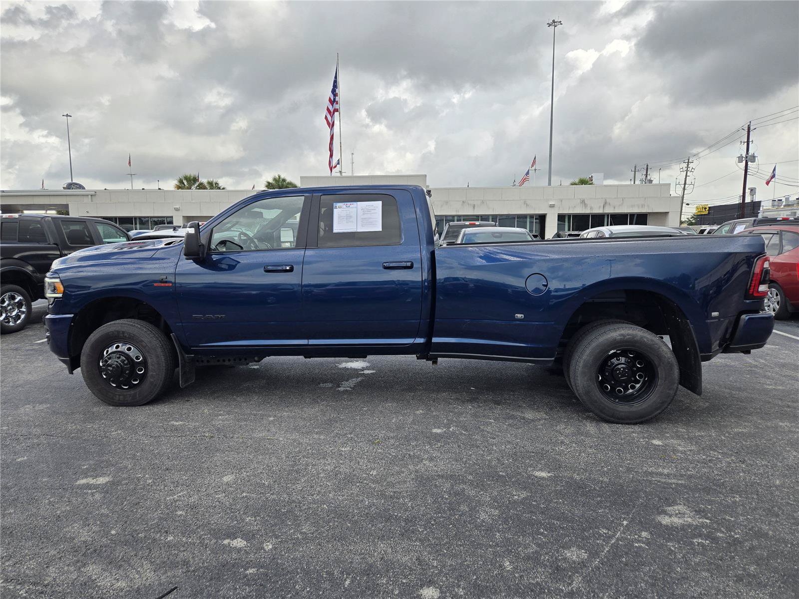 Used 2023 RAM 3500 Laramie w/ Night Edition AWD/4WD image 4