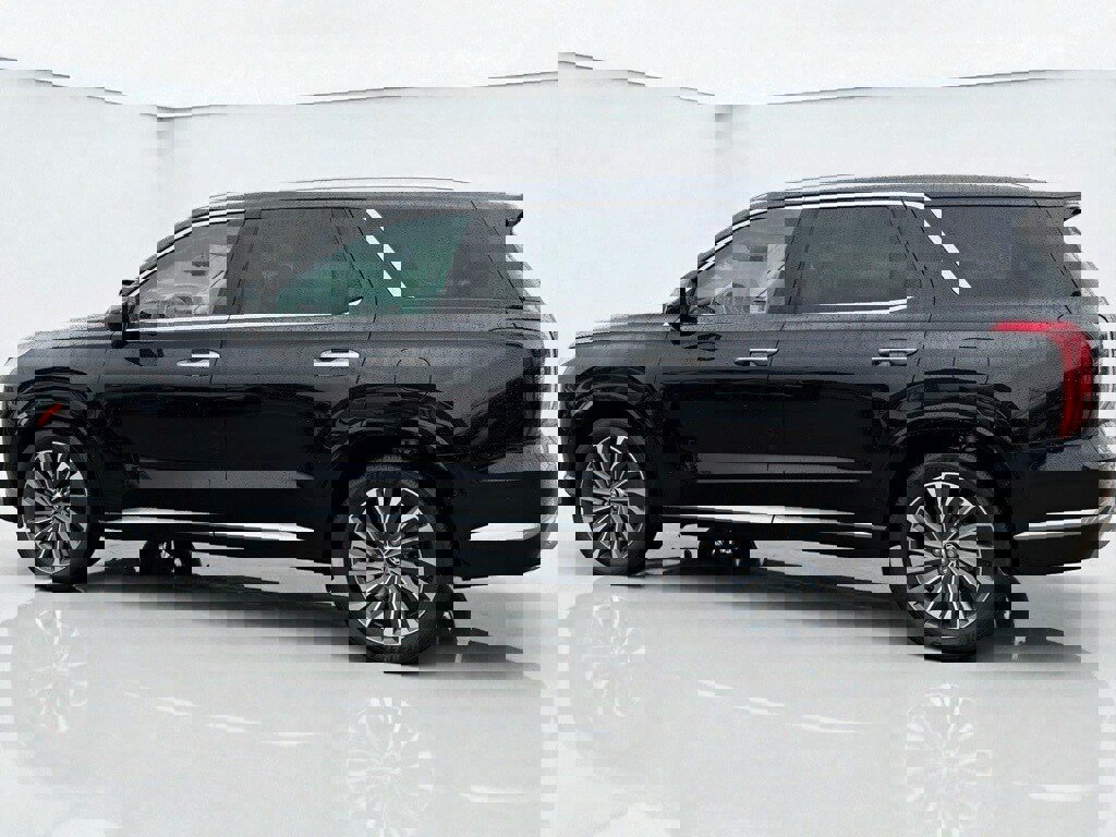 Used 2024 Hyundai Palisade Calligraphy image 4