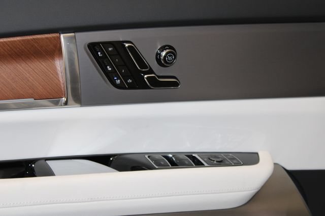 New 2027 Cadillac Vistiq Sport AWD/4WD image 31