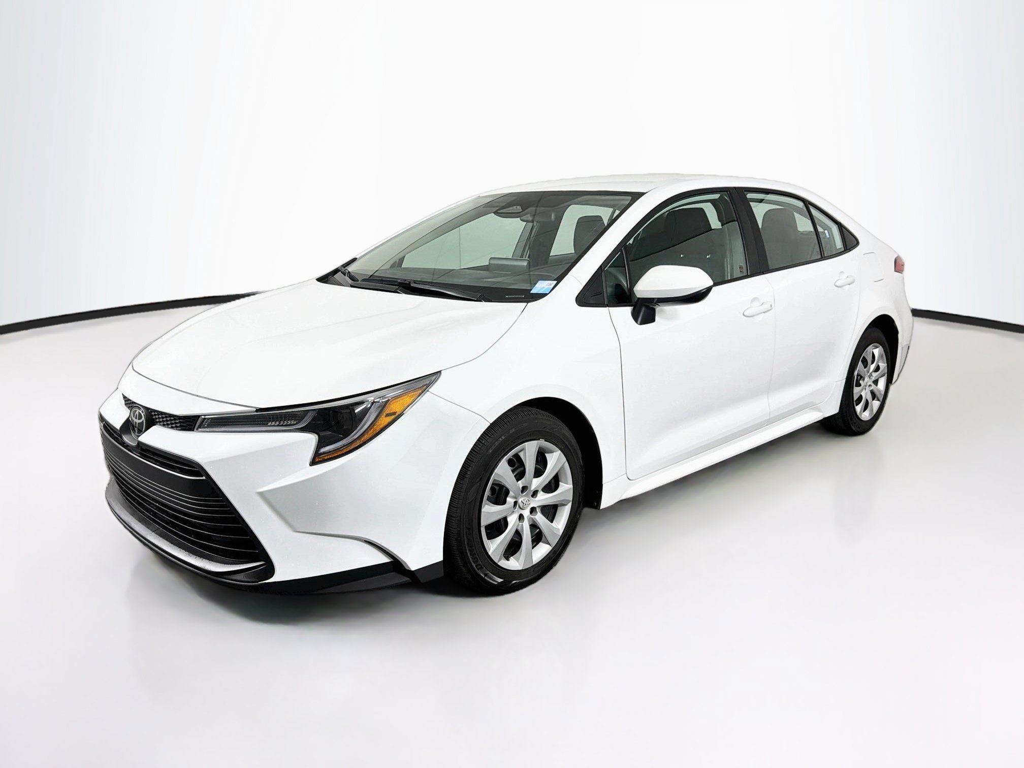 Used 2025 Toyota Corolla LE FWD image 3