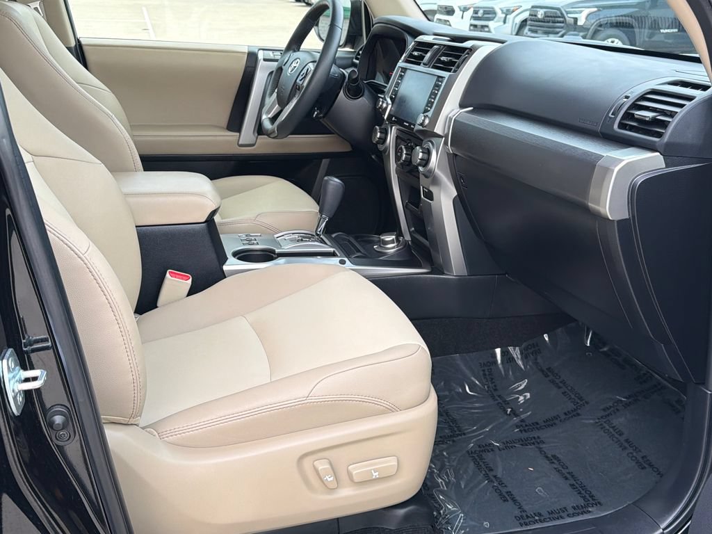 Used 2022 Toyota 4Runner SR5 Premium w/ Moonroof Package AWD/4WD image 12