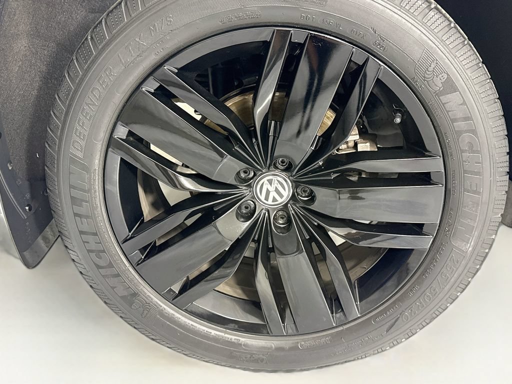 Used 2018 Volkswagen Atlas SEL AWD/4WD image 34