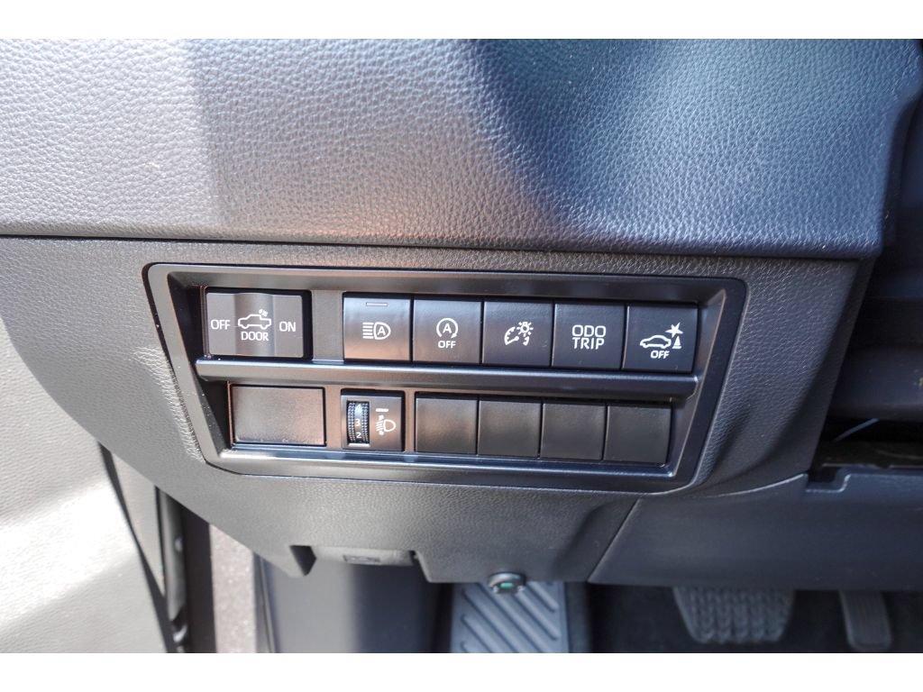 Used 2022 Toyota Tundra SR5 w/ SR5 Premium Package AWD/4WD image 13