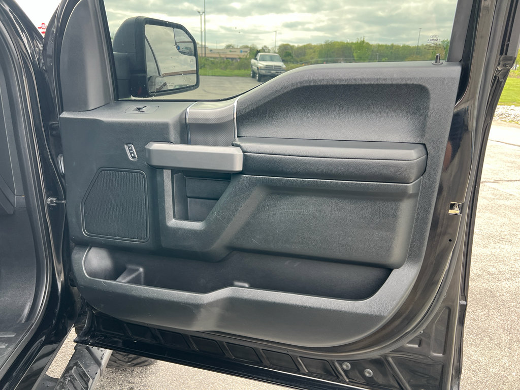 Used 2016 Ford F150 XLT w/ Equipment Group 302A Luxury AWD/4WD image 16