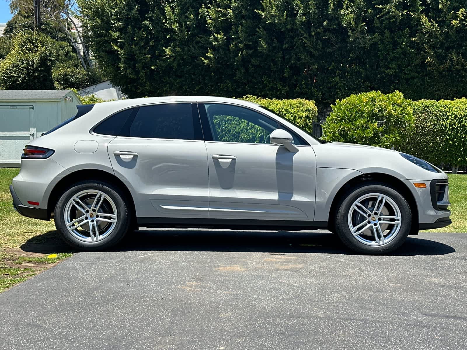 New 2026 Porsche Macan AWD/4WD image 9