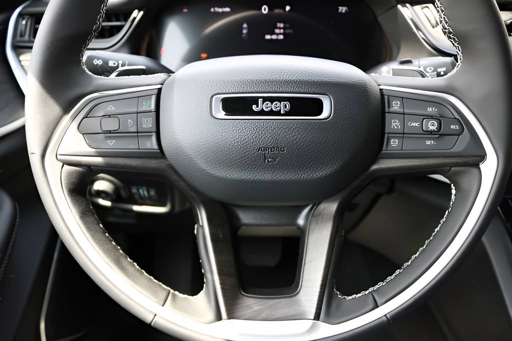 Used 2026 Jeep Grand Cherokee L Limited w/ Limited Altitude Package AWD/4WD image 32