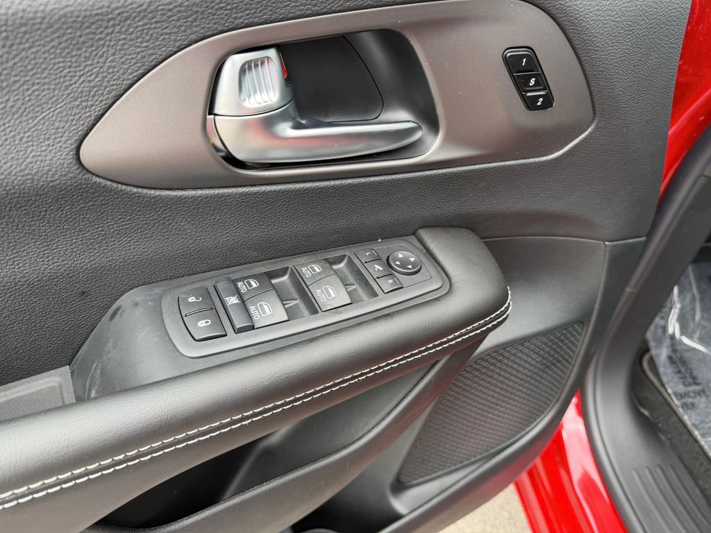 New 2027 Chrysler Pacifica Limited AWD/4WD image 15
