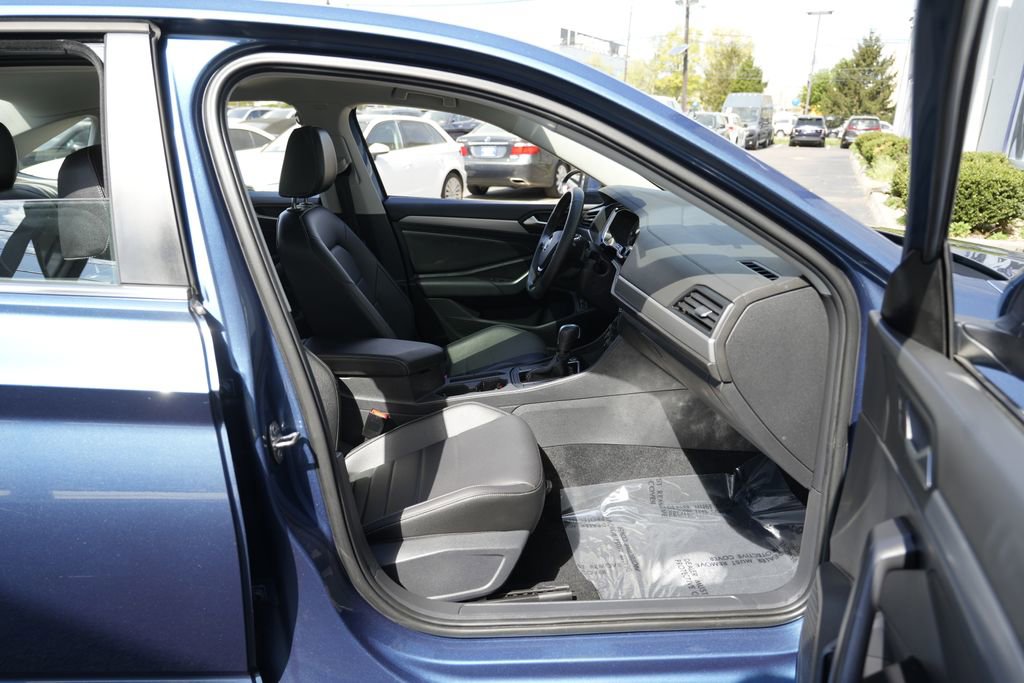 Used 2021 Volkswagen Jetta SE w/ SE Cold Weather Package FWD image 31