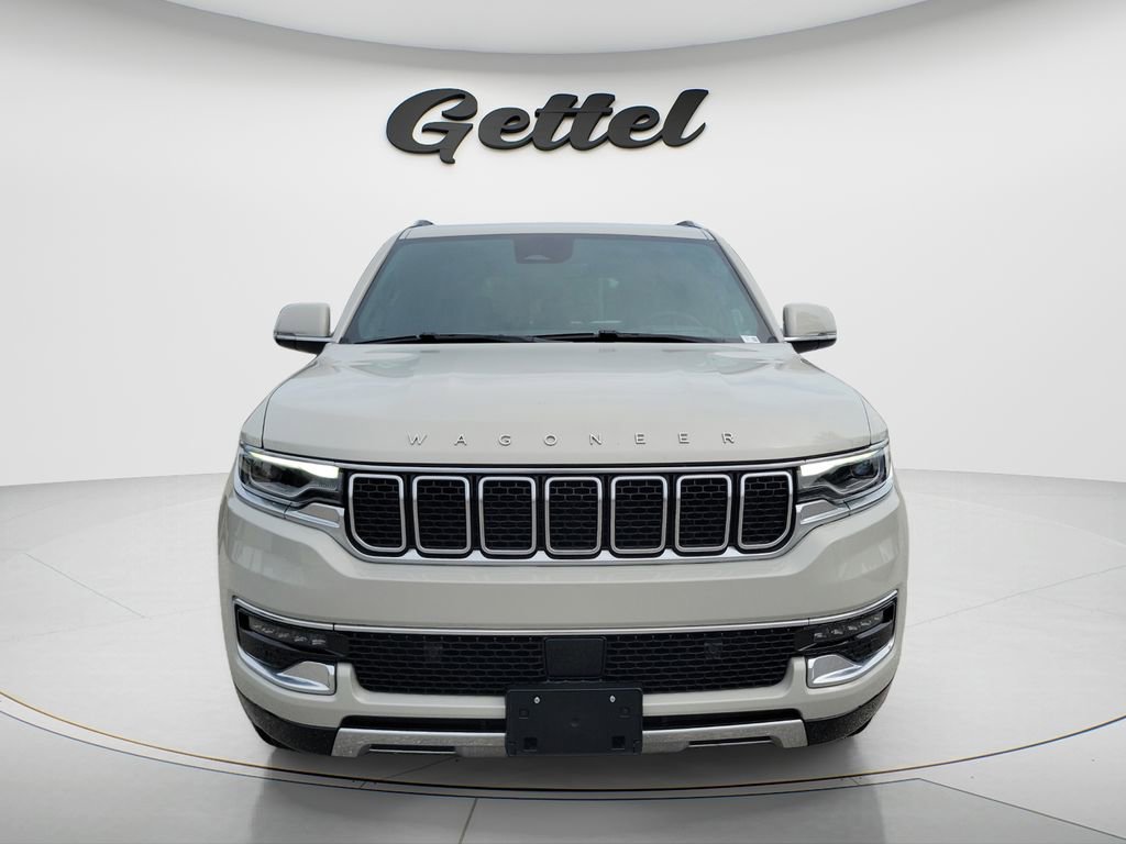 Used 2022 Jeep Wagoneer Series III AWD/4WD image 2