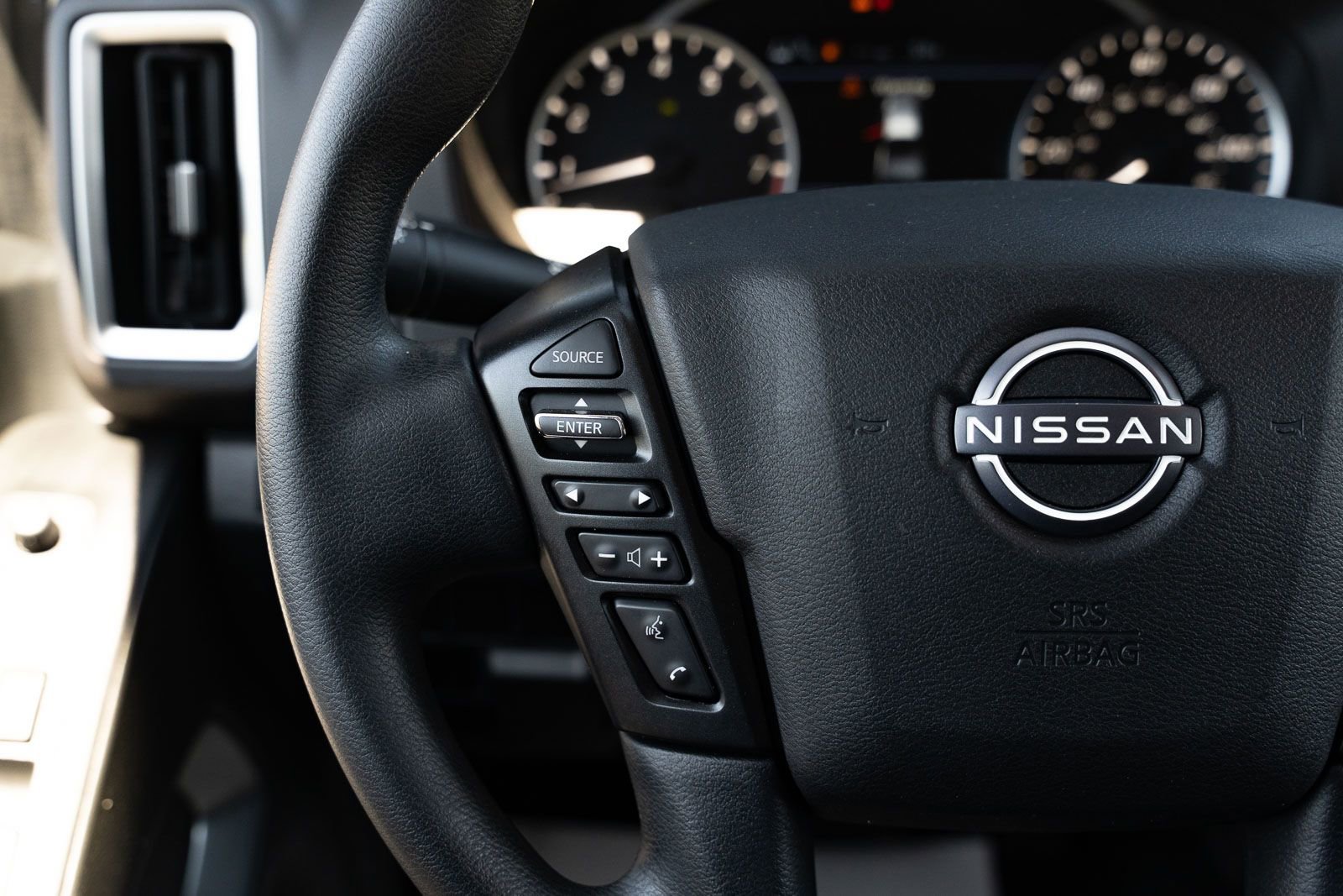 Used 2025 Nissan Frontier SV RWD image 25