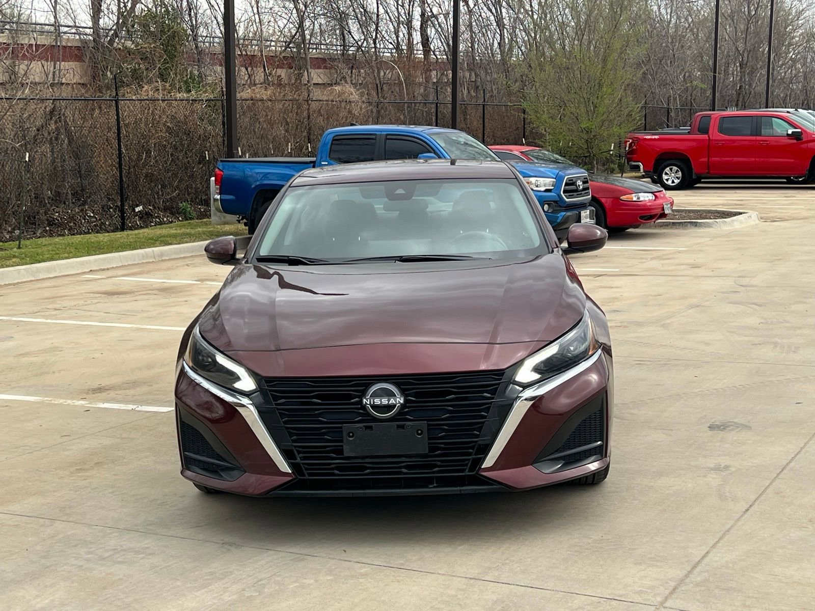 Used 2024 Nissan Altima 2.5 SV w/ SV Premium Package image 2