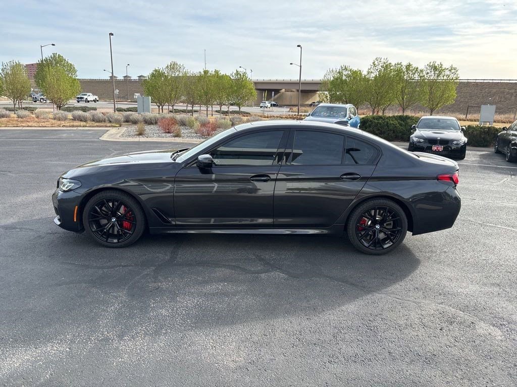 Used 2023 BMW 540i xDrive w/ Executive Package image 2