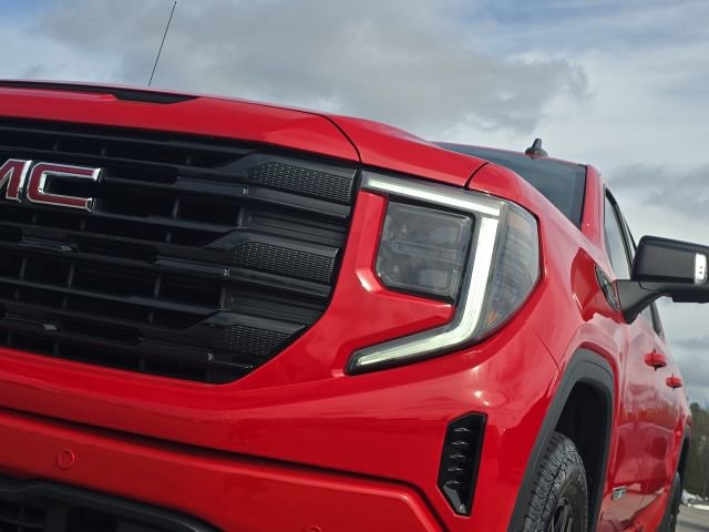 Used 2025 GMC Sierra 1500 Elevation w/ Elevation Premium Package image 9