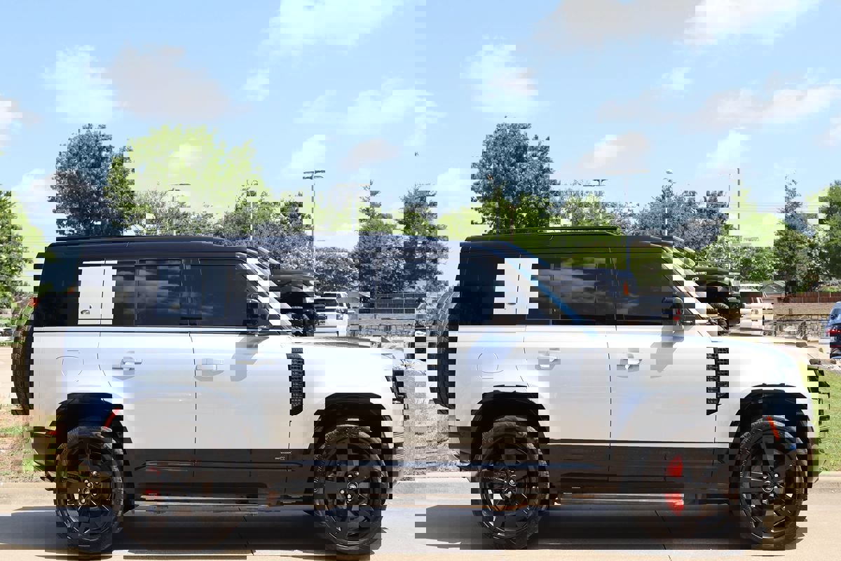 Used 2020 Land Rover Defender 110 X image 5