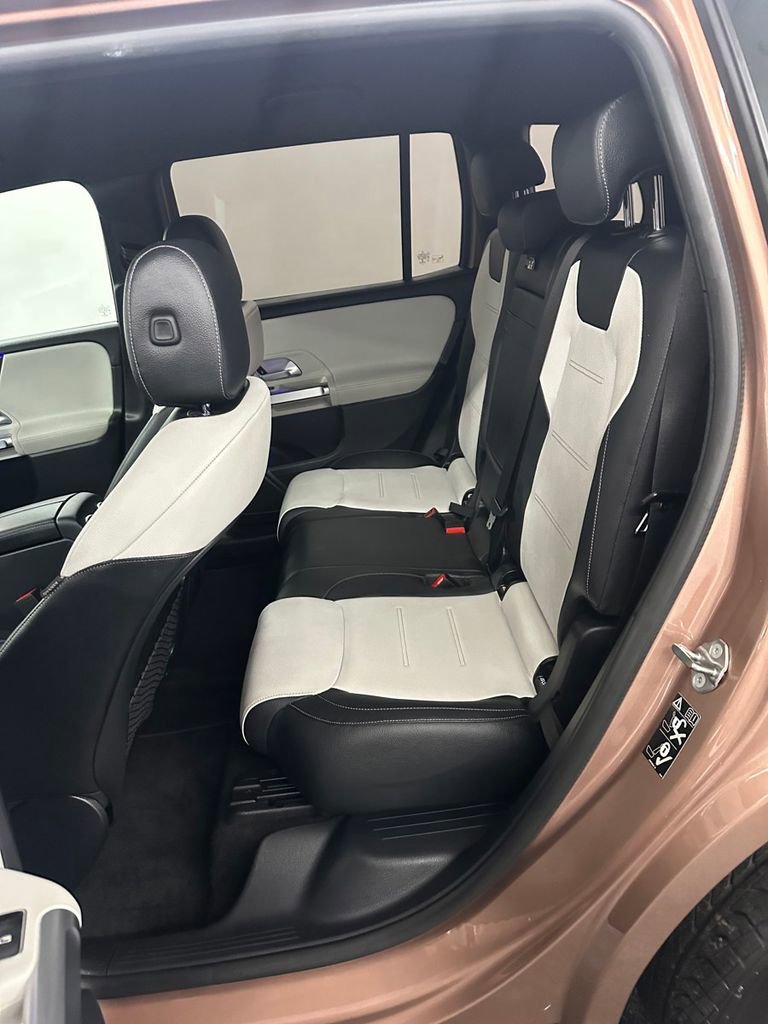 Used 2022 Mercedes-Benz GLB 35 AMG 4MATIC image 23