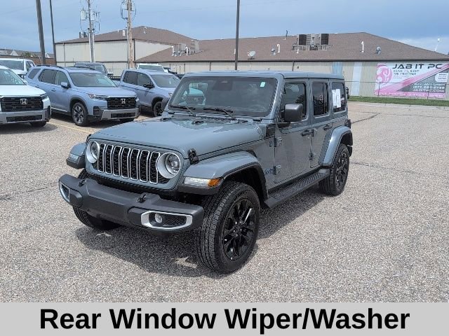 Used 2025 Jeep Wrangler Unlimited Sahara w/ Safety Group AWD/4WD image 15